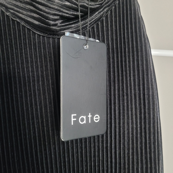 NWT FATE Black Pleated Jumpsuit Halter Neck Wide Leg Pleated Open Back Sz L - Picture 15 of 16